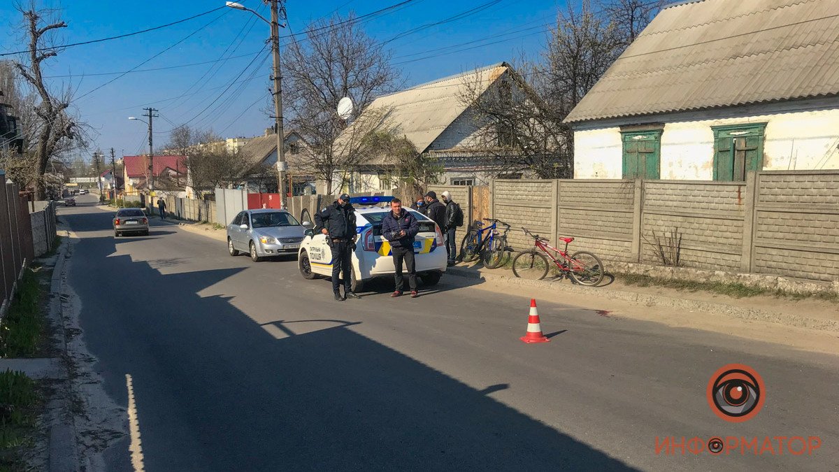 В Днепре на Кондратюка 28-летняя женщина упала с велосипеда на дорогу и разбила голову