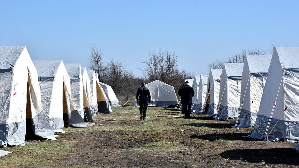 На выезде из Днепропетровской области установили палатки для обсервации