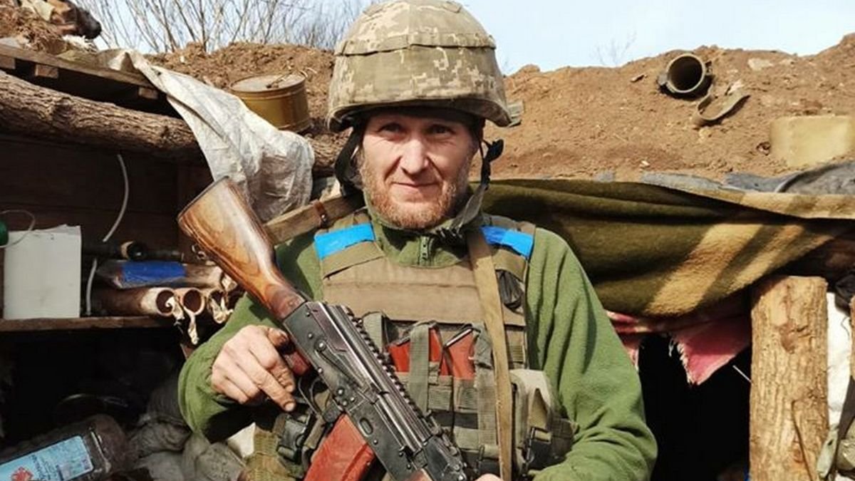Под вражеским обстрелом в зоне ООС погиб 49-летний боец из Днепропетровской области