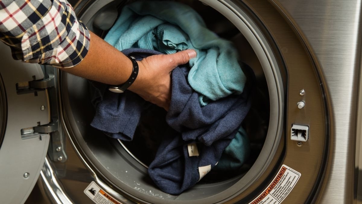 График эксплуатации стиральной машины: как часто нужно стирать верхнюю одежду и домашний текстиль