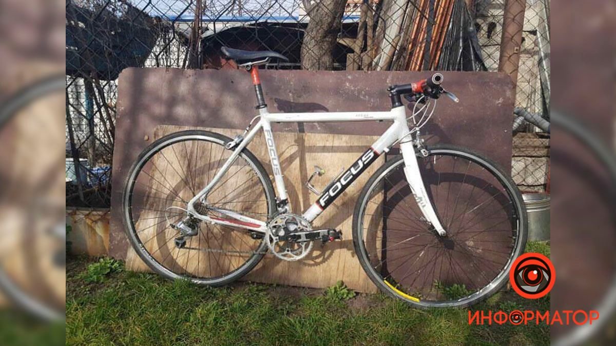 В центре Днепра второй раз за неделю украли велосипед: нужна помощь в поисках