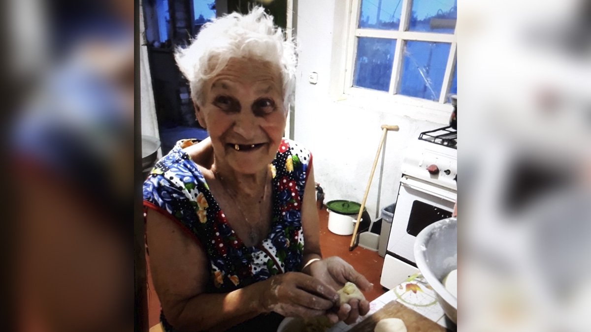 Под Днепром 81-летняя женщина вышла из дома и не вернулась