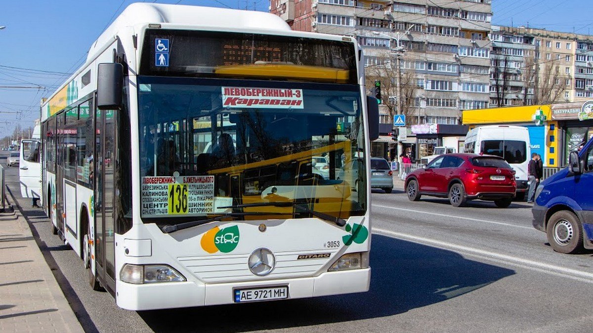 В Днепре возобновят работу еще 2 автобусных маршрута