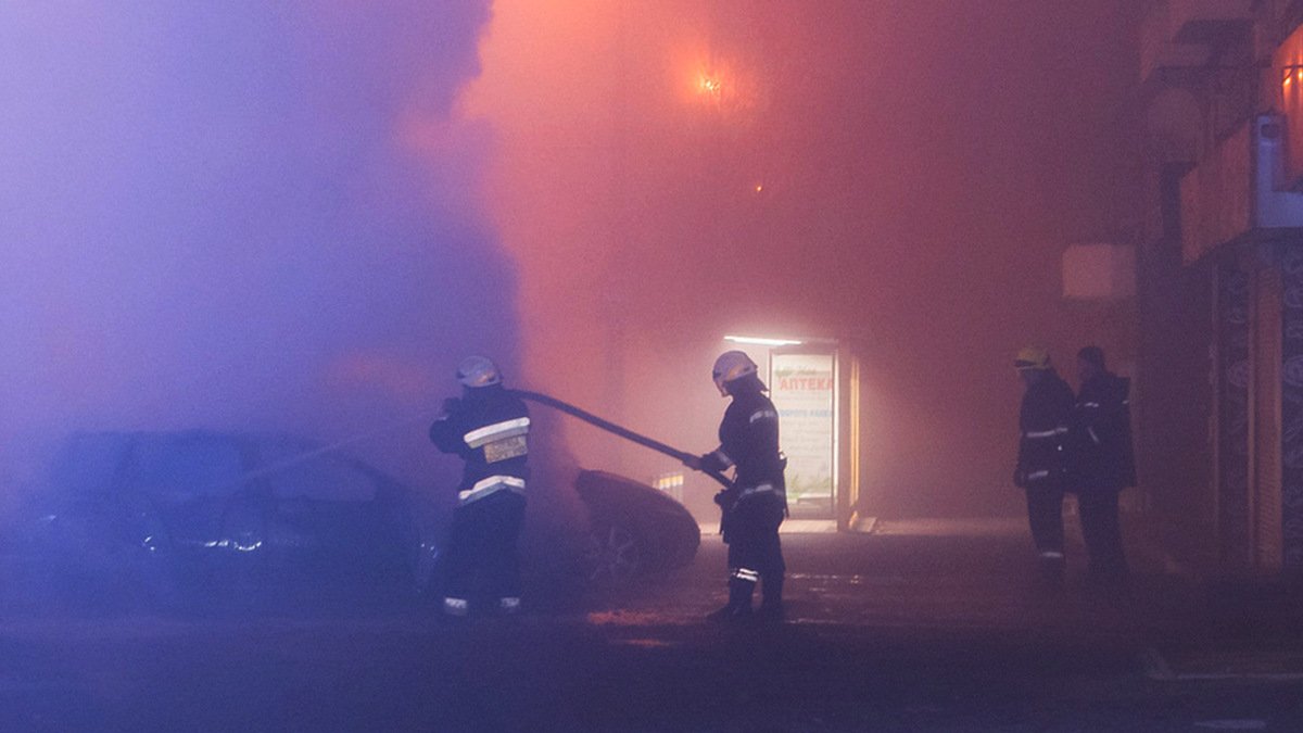 В Днепре на Соборной площади ночью сгорела Skoda