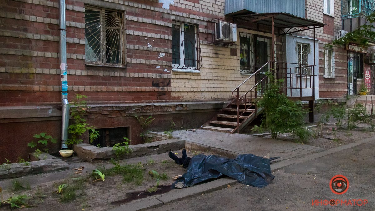 В Днепре на улице Гавриленко нашли тело мужчины