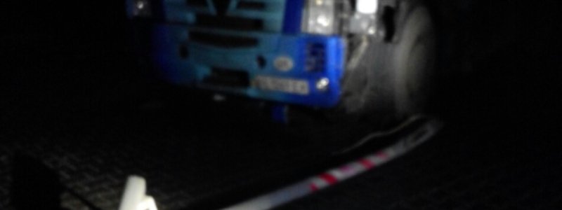 ДТП на Криворожском шоссе: сбитый фурой столб упал на человека (ФОТО)