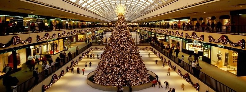 Праздничный шоппинг: узнайте как будут работать торговые центры в Новый год