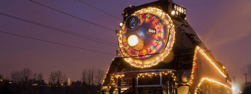 На Новый год в поездах Днепра пассажиров будут развлекать Дед Мороз и Снегурочка