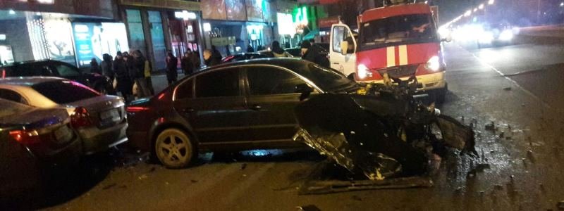 ДТП на Набережной Победы: столкнулись пять автомобилей, пострадали люди (ФОТО)
