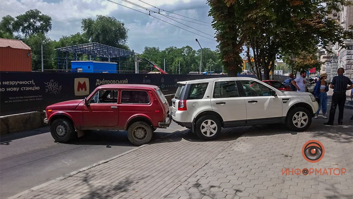 В Днепре из-за аварии парализовано движение по проспекту Яворницкого