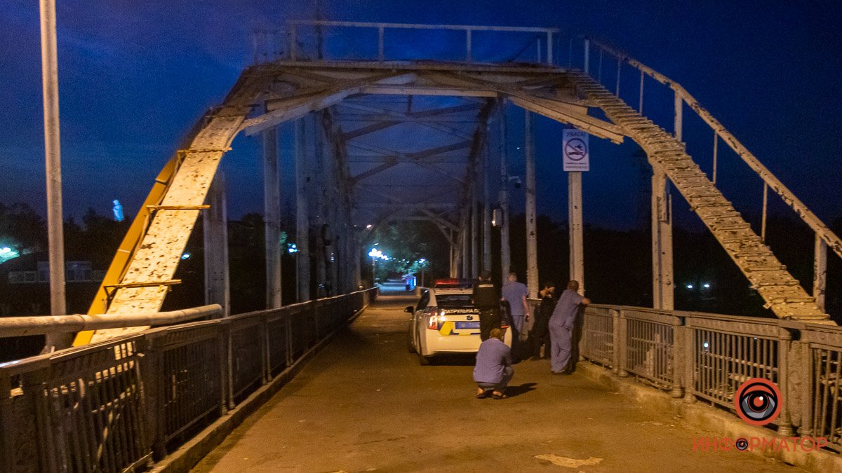 В Днепре 23-летний парень хотел спрыгнуть с Пешеходного моста