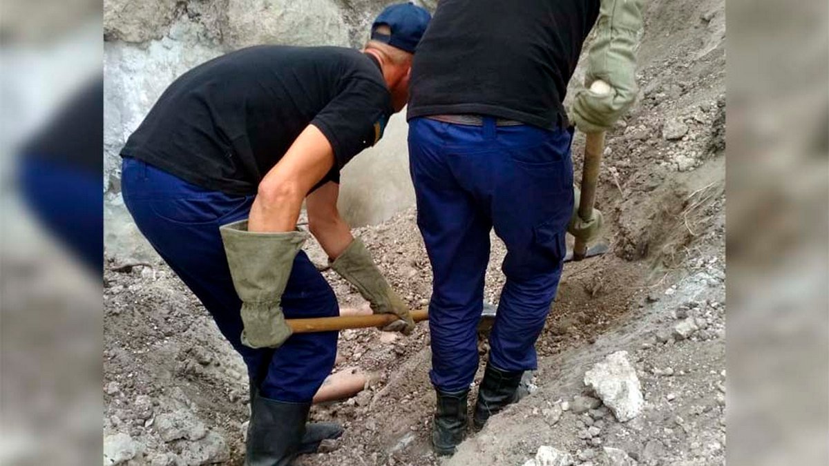 Мужчина с 15-летней девочкой набирали песок на карьере и погибли под завалом