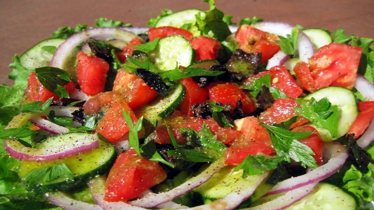 Простые и вкусные рецепты: как приготовить летний салат