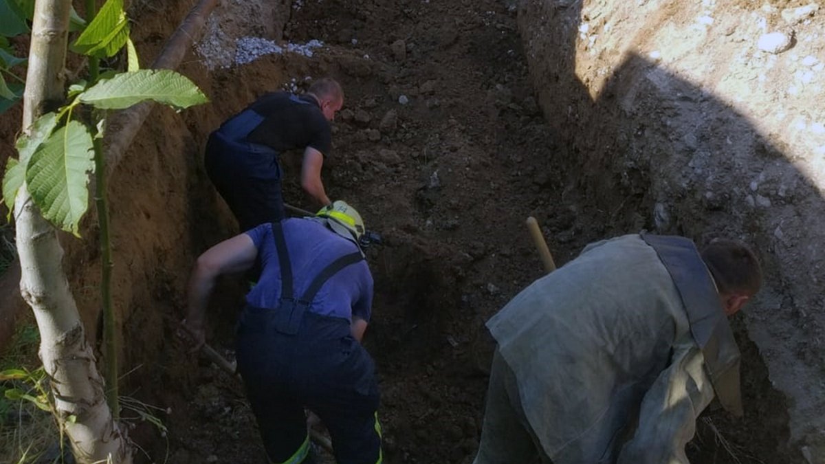 В Днепропетровской области мужчина погиб под завалами земли на стройке