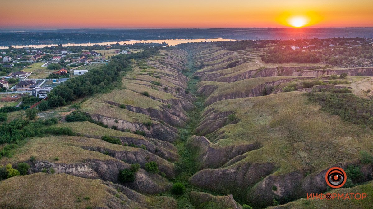 Пейзажи Новой Зеландии под Днепром: как выглядит Сажевская балка на рассвете