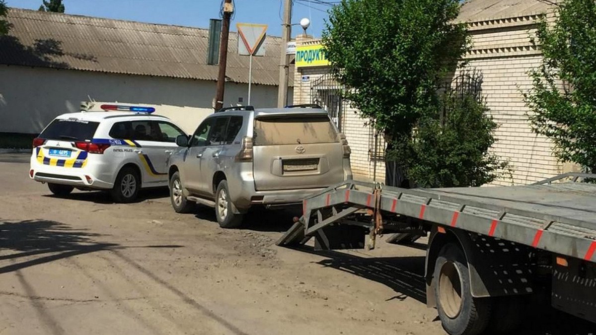 В Днепре со штрафплощадки "исчез" Toyota Land Cruiser: директора предприятия могут посадить на 12 лет