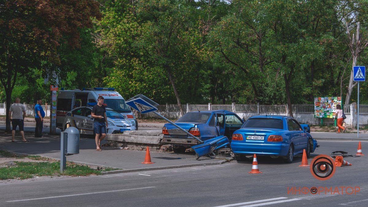 В Днепре на Петра Калнышевского столкнулись Mitsubishi и Nexia: пострадал 17-летний парень