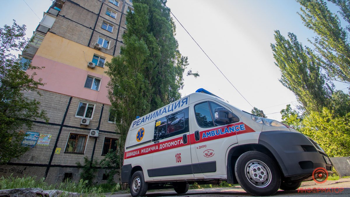 В Днепре на Тополе-3 годовалый ребенок выпал из окна и погиб