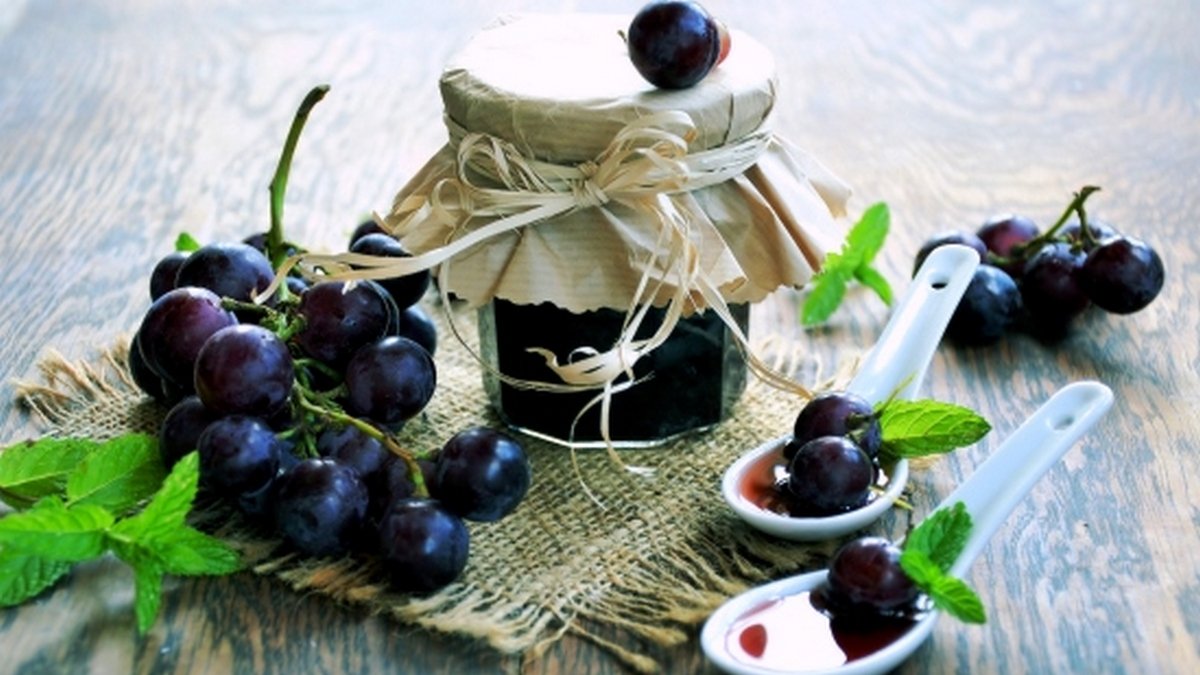 Полезные и вкусные рецепты: как приготовить виноградного джема на зиму в домашних условиях