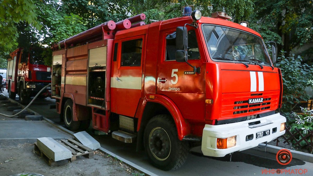 В Днепре на Кедрина горела квартира: пострадала женщина
