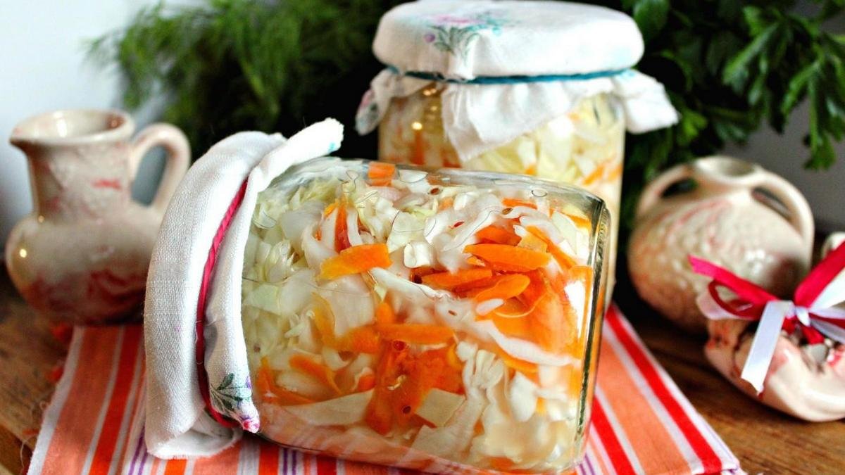 Полезные и вкусные рецепты: как приготовить маринованную капусту на зиму в домашних условиях