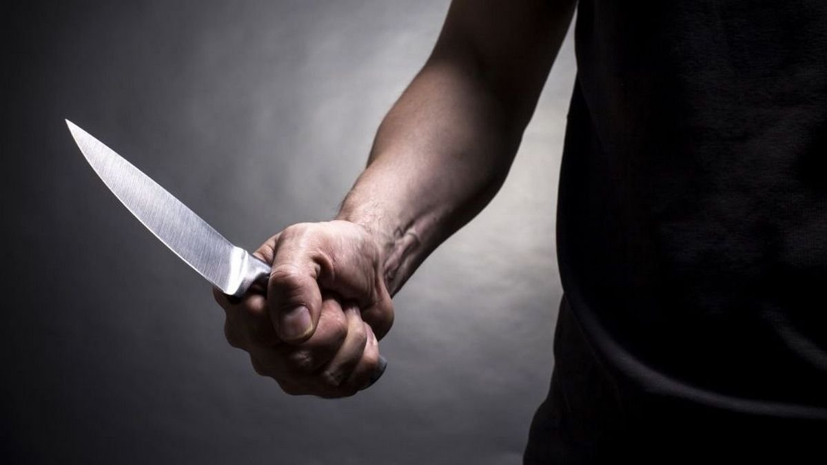 В Днепре в Парусном переулке во время ссоры мужчина ударил друга кухонным ножом
