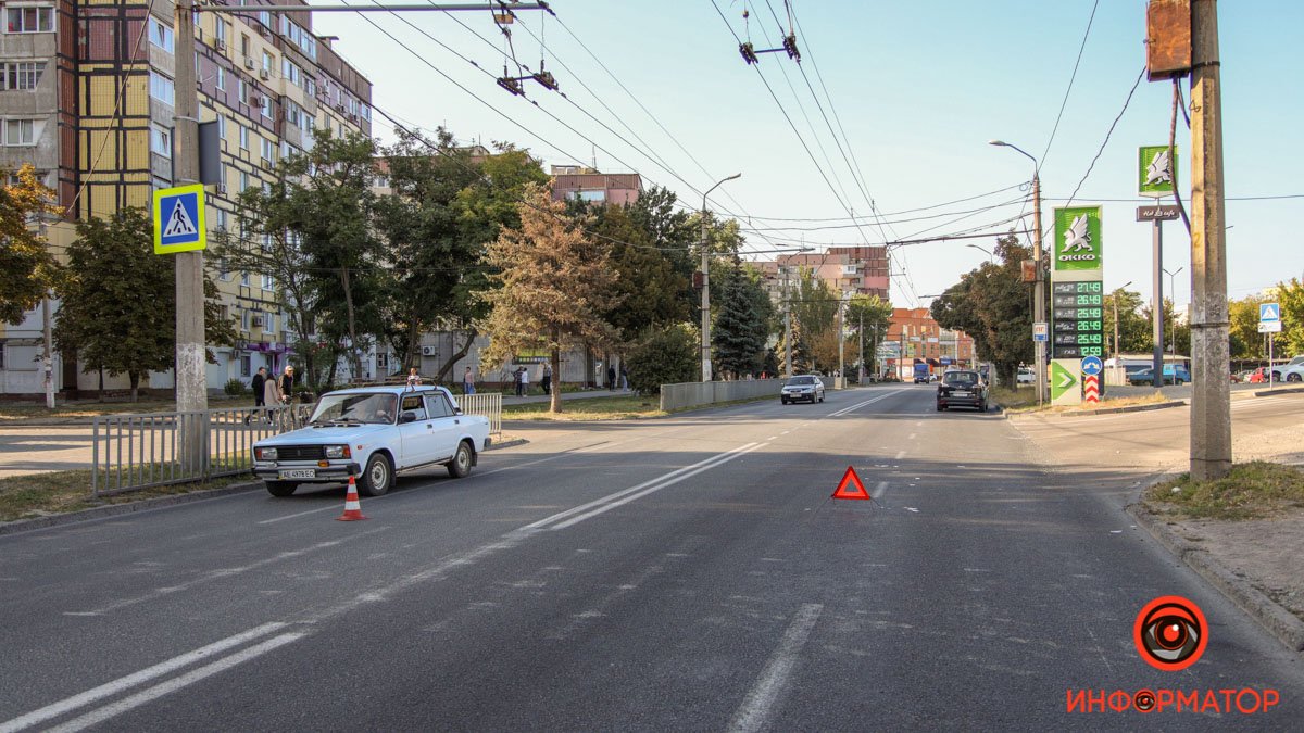 В Днепре на Лисиченко Renault сбил мужчину