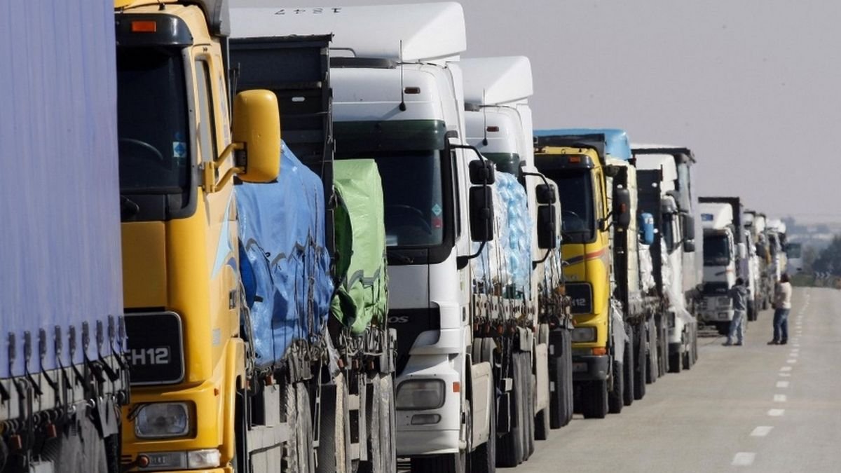 В Днепре собираются запретить движение грузовиков по улице Осенней
