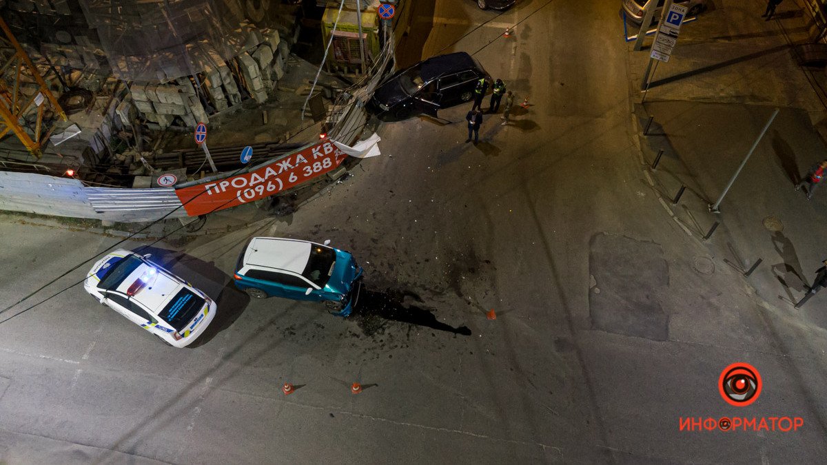 В Днепре на Староказацкой столкнулись Suzuki и Audi: видео момента аварии