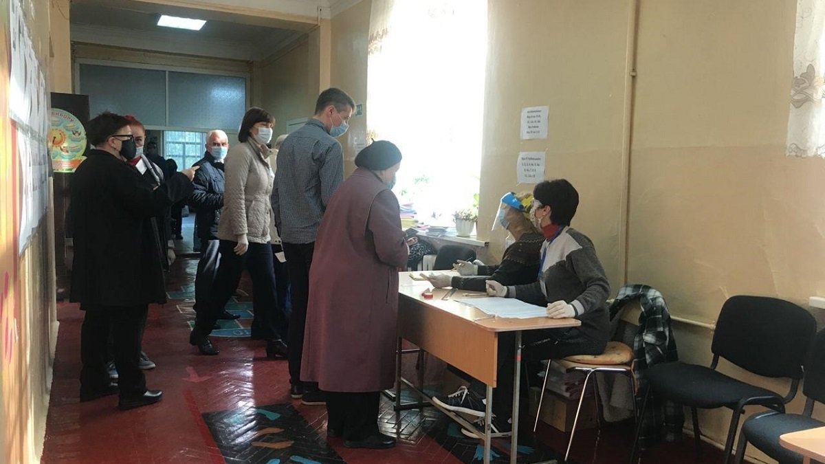 Местные выборы в Днепре: что происходит на избирательных участках. Хроника