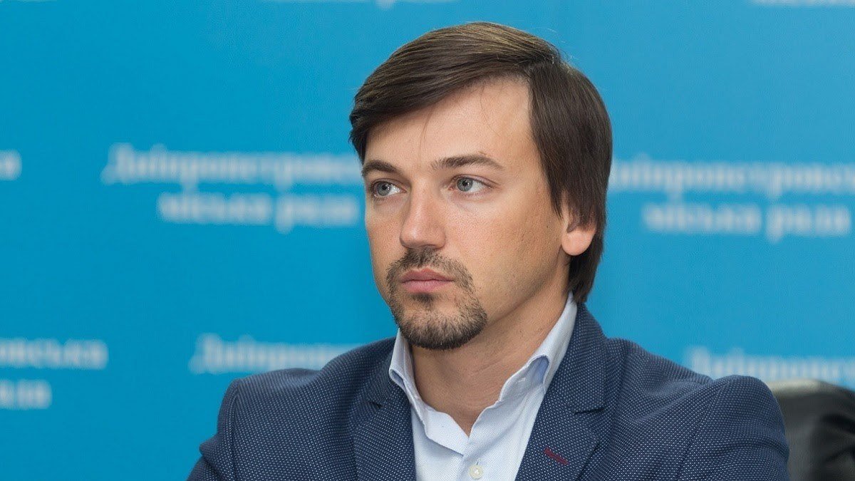 В Днепре депутат "Европейской солидарности" Артем Хмельников прокомментировал результаты экзитпола