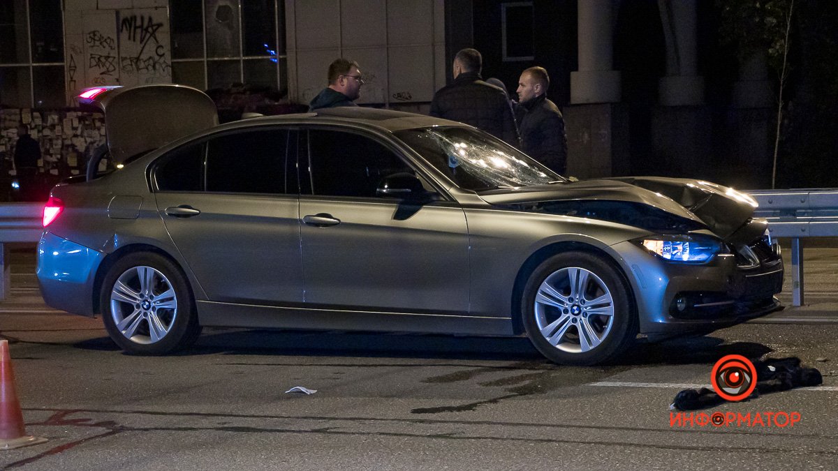 В Днепре на Набережной Победы BMW насмерть сбил девушку