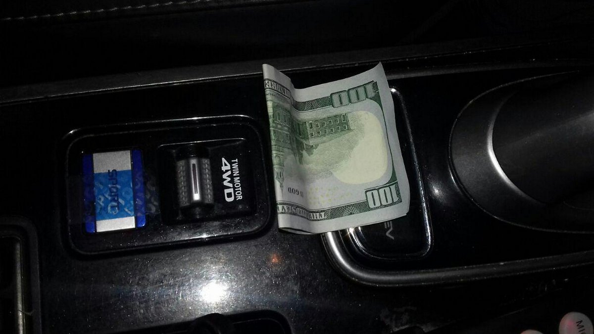 В Днепре пьяный водитель предлагал патрульным 300$, пытаясь избежать ответственности