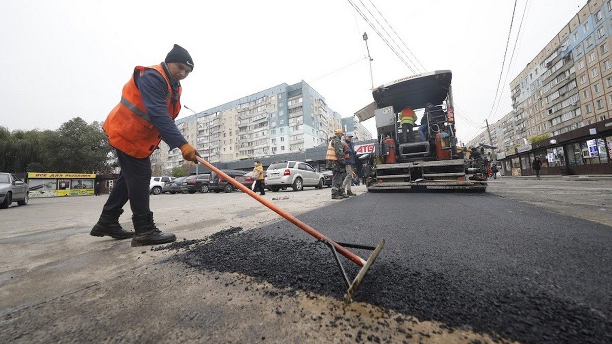 Жители Днепра благодарны за качественно отремонтированные дороги и тротуары в микрорайонах города