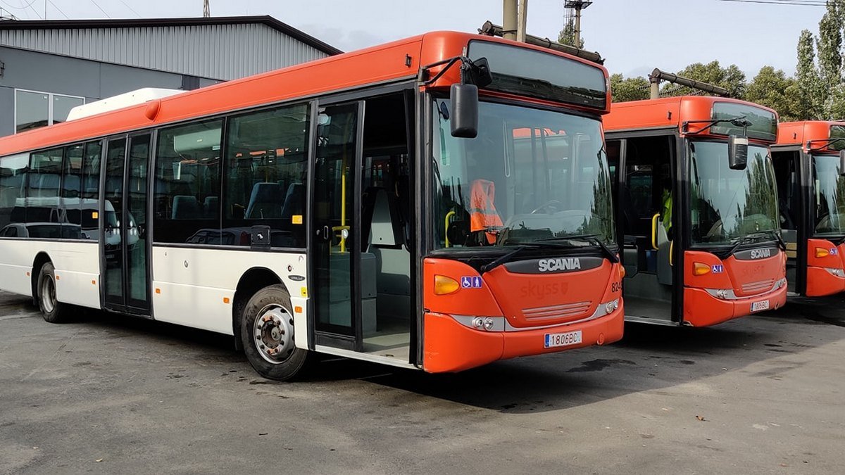 В Днепр привезли более 40 вместительных автобусов