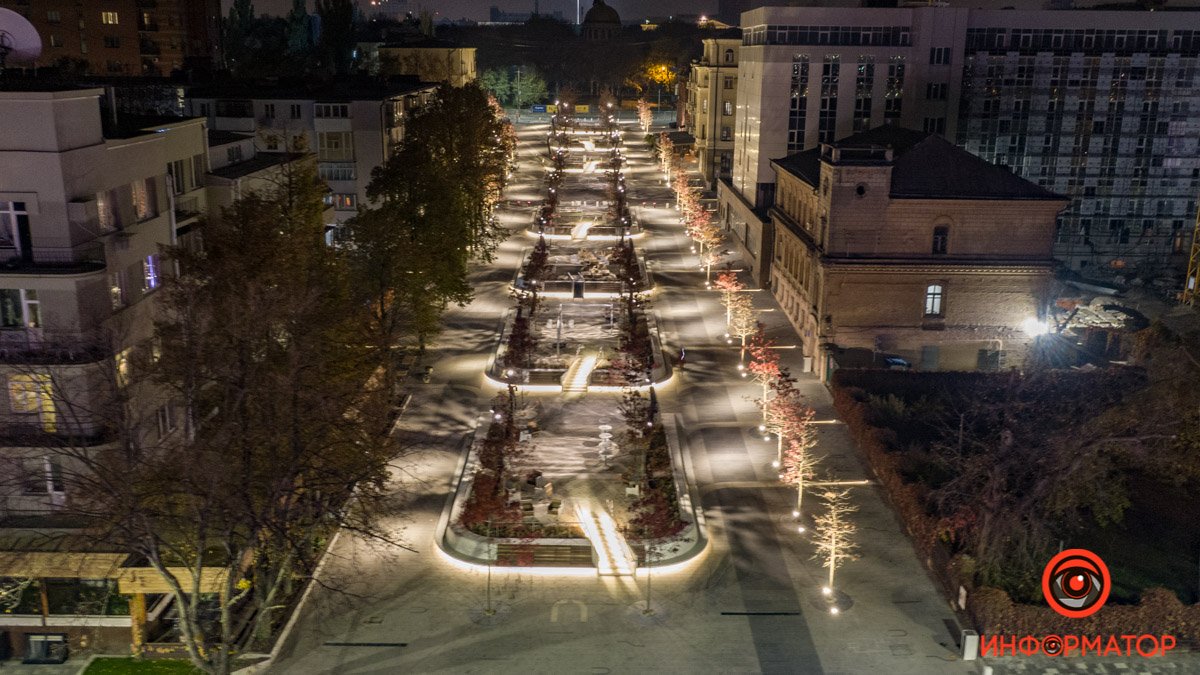 Как в Днепре ночью выглядят улица Яворницкого и площадь Шевченко