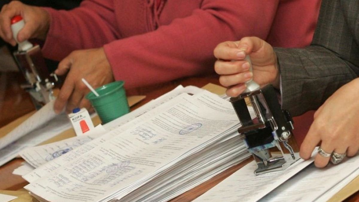 В Днепре на избирательном участке украли печать