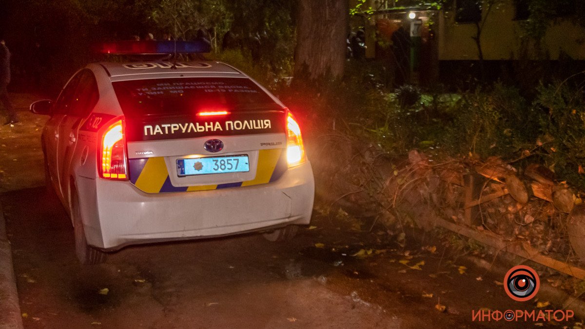 В Днепре на проспекте Калнышевского мужчине воткнули нож в горло: комментарий полиции