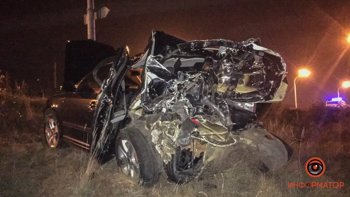 В Днепре на Полтавском шоссе столкнулись Skoda, Volkswagen и Renault: пострадал мужчина