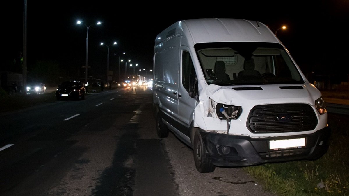 В Днепре на Донецком шоссе Ford Transit насмерть сбил мужчину: полиция ищет свидетелей