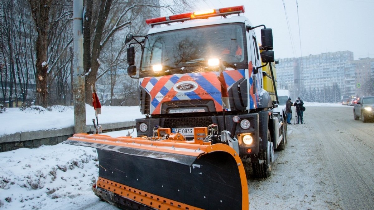 Где в Днепре зимой будут чистить от снега и льда дороги и тротуары: список адресов
