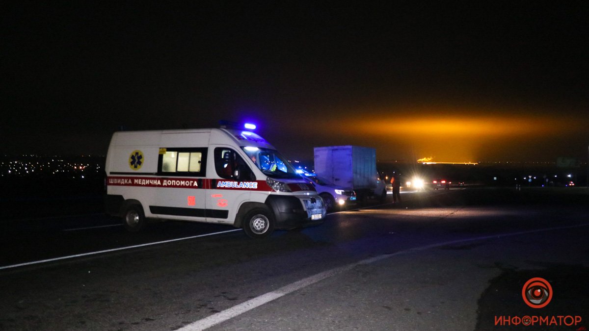 На неосвещенной трассе недалеко от Днепра водитель ГАЗели насмерть сбил мужчину