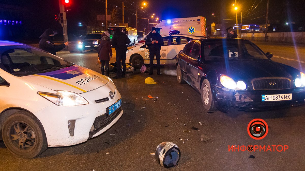 В Днепре на Слобожанском проспекте Hyundai сбил мопедиста: видео момента