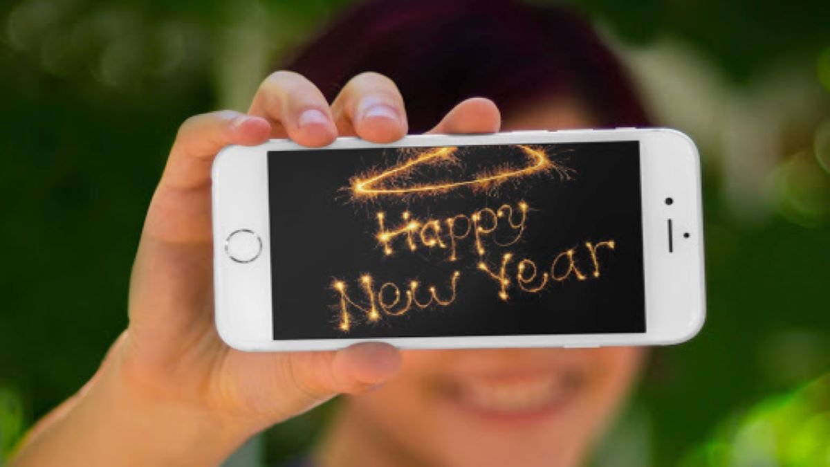 Поздравления с Новым годом-2021: прикольные СМС в стихах и прозе