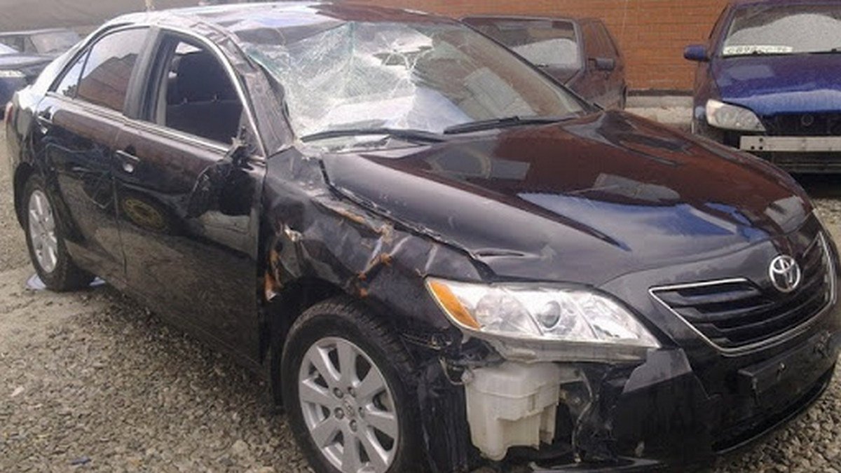 В Днепре пьяный автомеханик разбил чужую Toyota в ДТП и сделал вид, что так и было