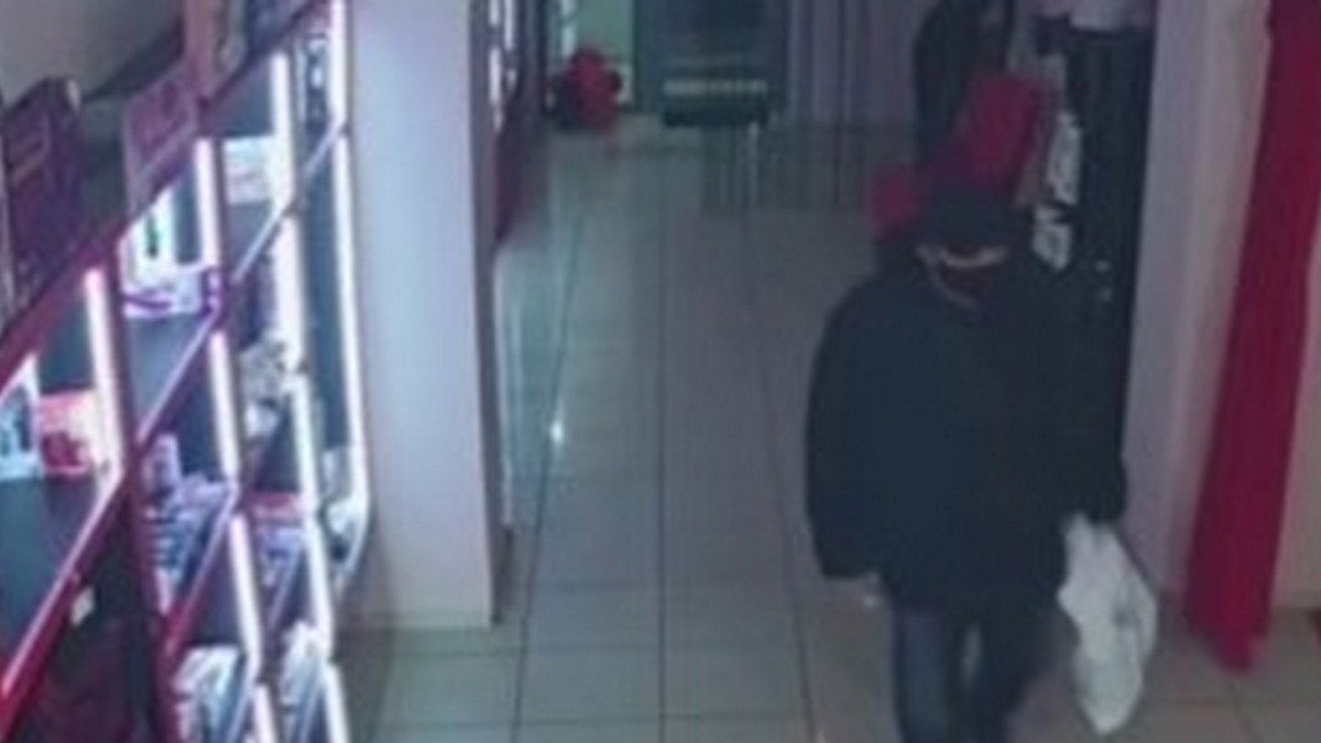 В Днепре мужчина украл из магазина "Клубничка" секс-игрушку