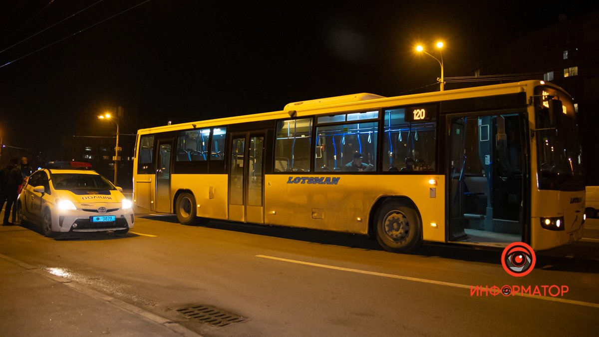 В Днепре на проспекте Героев мужчина бросился под колеса автобуса