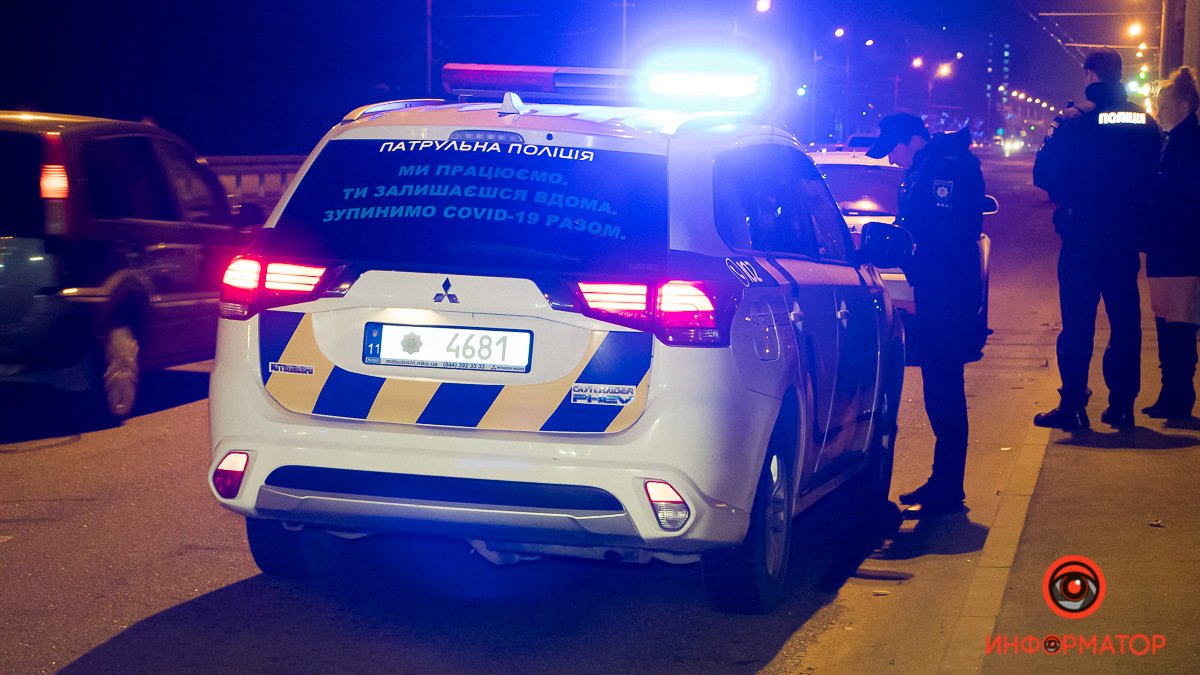 В Днепре водитель Volkswagen сбежал от полиции, наехав на ногу патрульному