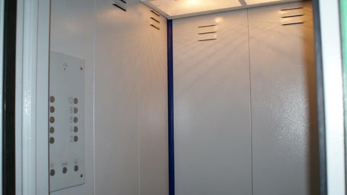 В Каменском запустили в работу 10 лифтов, которые были намеренно раскурочены обслуживающей фирмой