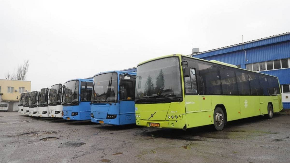 В Днепр привезли 17 больших автобусов: на какие маршруты они выйдут